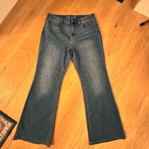 Old Navy/ never worn/dark blue bell bottoms